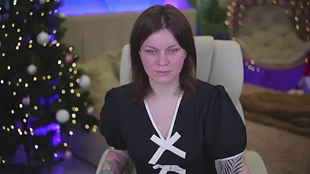 Snapshot of TinaMelt chatting on 16, 12, 2025 TinaMelt online show from 16, 12, 2025