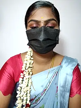 Snapshot of Tamil_Princess12 chatting on 16, 10, 2025 Tamil Princess12 online show from 16, 10, 2025