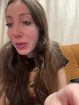 Snapshot of HellaryTourent chatting on 14, 2, 2026 HellaryTourent online show from 14, 2, 2026