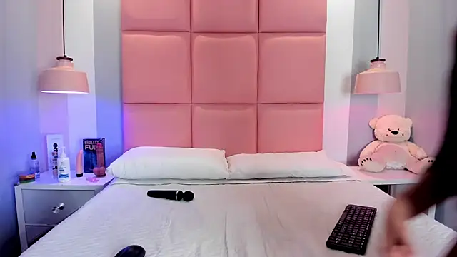 Snapshot of JulianaValencia chatting on 13, 12, 2025 JulianaValencia online show from 13, 12, 2025