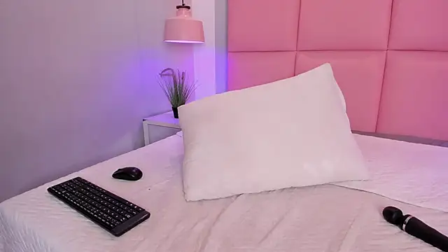 Snapshot of JulianaValencia chatting on 3, 2, 2026 JulianaValencia online show from 3, 2, 2026