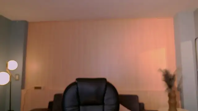 Snapshot of AgathaKondo_ chatting on 15, 12, 2025 AgathaKondo online show from 15, 12, 2025