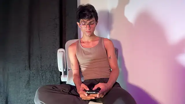 Snapshot of Angel_bunny2 chatting on 11, 11, 2025 Angel bunny2 online show from 11, 11, 2025