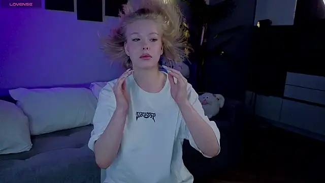 Snapshot of emilyshepar_d chatting on 9, 7, 2026 emilyshepar d online show from 9, 7, 2026