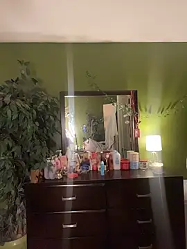 caramel  cremes online show from 16, 11, 2025