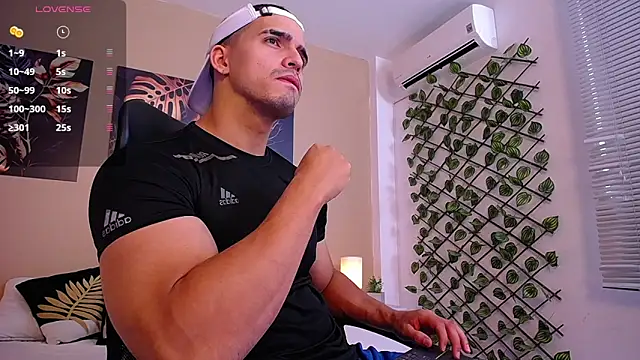 Snapshot of ChristopherBlack_ chatting on 6, 1, 2026 ChristopherBlack online show from 6, 1, 2026