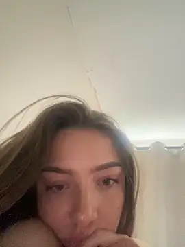 Snapshot of pretty3petite chatting on 3, 11, 2025 pretty3petite online show from 3, 11, 2025