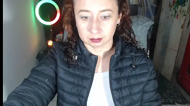 Milf Valeria online show from 6, 11, 2025