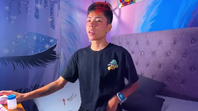 Snapshot of MaxiWildd chatting on 20, 10, 2025 MaxiWildd online show from 20, 10, 2025