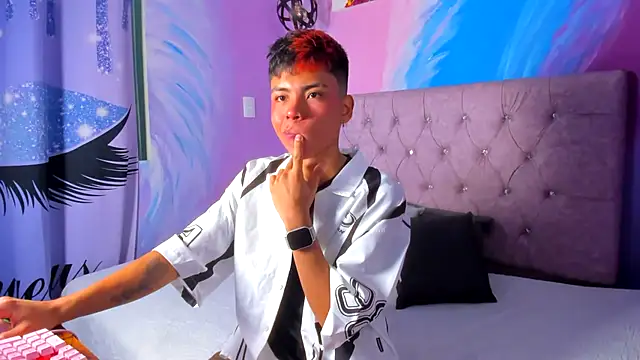 Snapshot of MaxiWildd chatting on 25, 10, 2025 MaxiWildd online show from 25, 10, 2025