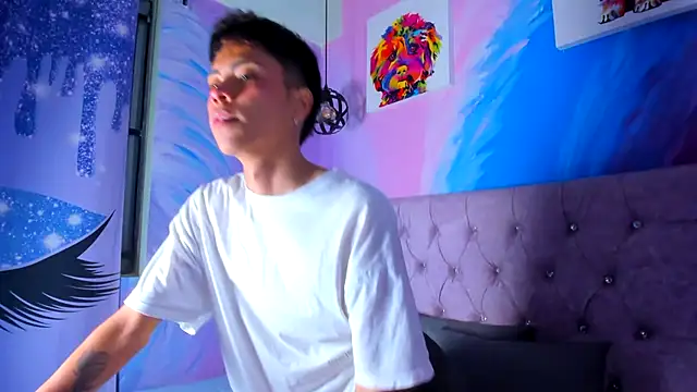 Snapshot of MaxiWildd chatting on 30, 11, 2025 MaxiWildd online show from 30, 11, 2025