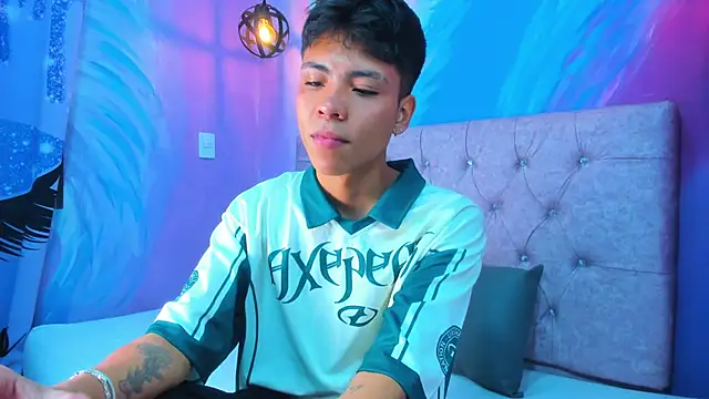 Snapshot of MaxiWildd chatting on 30, 5, 2026 MaxiWildd online show from 30, 5, 2026