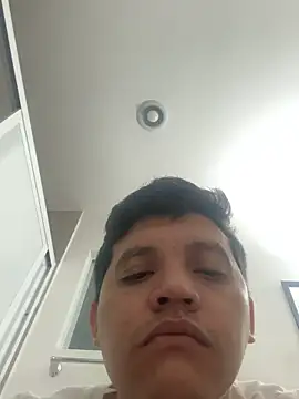 michael877675 online show from 4, 12, 2025