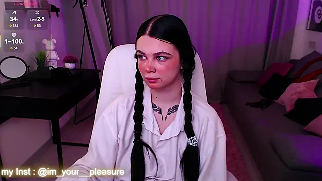 Michela Fruet online show from 11, 2, 2026