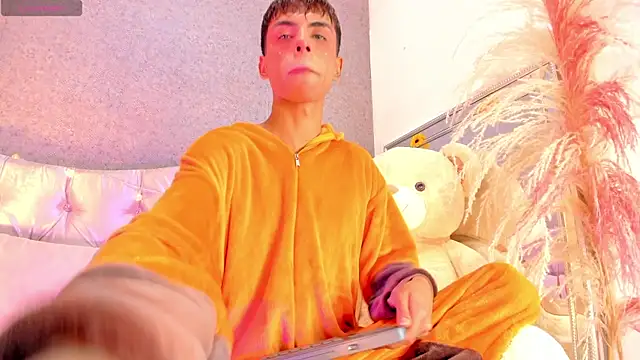 PrincePoppy online show from 18, 9, 2025