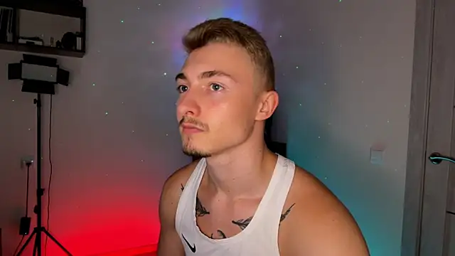 Snapshot of Artur__Skott chatting on 14, 10, 2025 Artur Skott online show from 14, 10, 2025