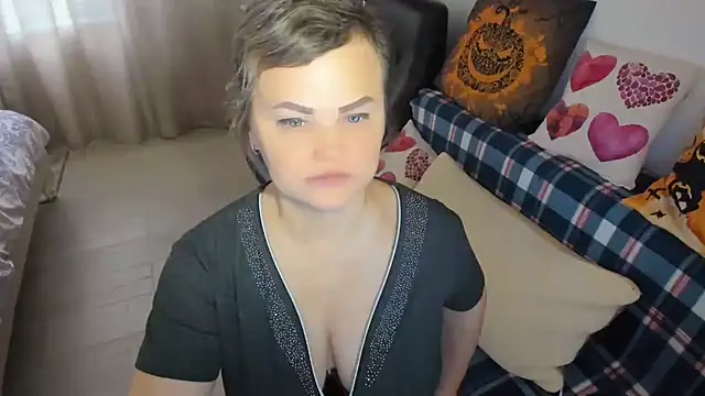 Snapshot of MildMature chatting on 5, 12, 2025 MildMature online show from 5, 12, 2025