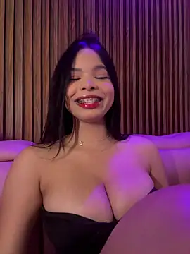Snapshot of PamelaCullen chatting on 7, 7, 2026 PamelaCullen online show from 7, 7, 2026