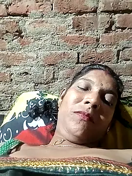 Snapshot of Savita992 chatting on 10, 9, 2025 Savita992 online show from 10, 9, 2025