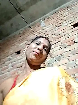 Snapshot of Savita992 chatting on 3, 10, 2025 Savita992 online show from 3, 10, 2025