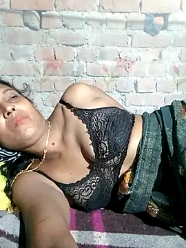 Snapshot of Savita992 chatting on 4, 10, 2025 Savita992 online show from 4, 10, 2025