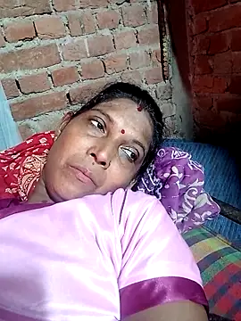 Snapshot of Savita992 chatting on 8, 10, 2025 Savita992 online show from 8, 10, 2025