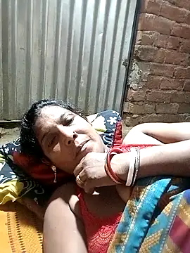 Snapshot of Savita992 chatting on 8, 10, 2025 Savita992 online show from 8, 10, 2025