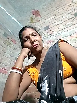 Snapshot of Savita992 chatting on 14, 10, 2025 Savita992 online show from 14, 10, 2025