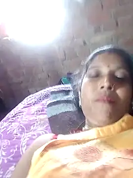 Snapshot of Savita992 chatting on 18, 10, 2025 Savita992 online show from 18, 10, 2025