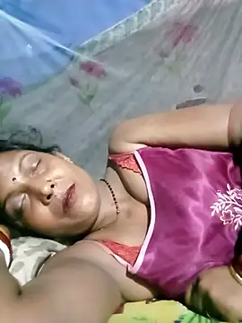 Snapshot of Savita992 chatting on 2, 7, 2026 Savita992 online show from 2, 7, 2026