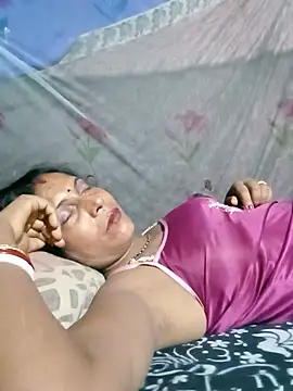 Snapshot of Savita992 chatting on 13, 7, 2026 Savita992 online show from 13, 7, 2026