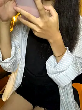 Snapshot of Nhinhi18 chatting on 4, 10, 2025 Nhinhi18 online show from 4, 10, 2025