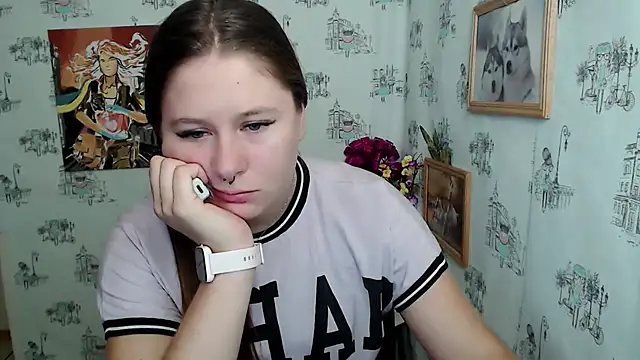 Snapshot of Linda_S_ chatting on 9, 9, 2025 Linda S  online show from 9, 9, 2025