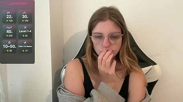 Snapshot of BustyKellyXXX chatting on 17, 9, 2025 BustyKellyXXX online show from 17, 9, 2025