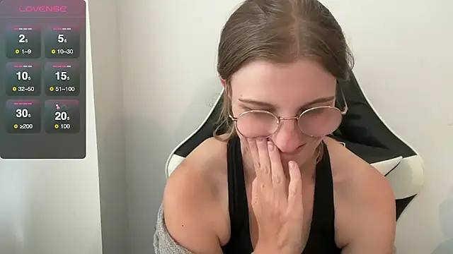 Snapshot of BustyKellyXXX chatting on 18, 9, 2025 BustyKellyXXX online show from 18, 9, 2025