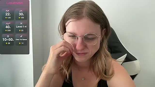 Snapshot of BustyKellyXXX chatting on 19, 9, 2025 BustyKellyXXX online show from 19, 9, 2025