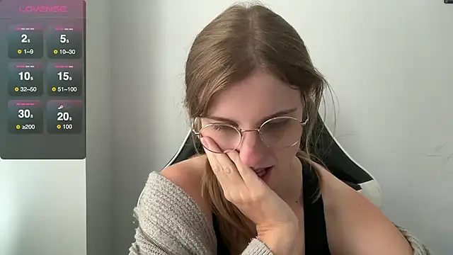 Snapshot of BustyKellyXXX chatting on 25, 9, 2025 BustyKellyXXX online show from 25, 9, 2025