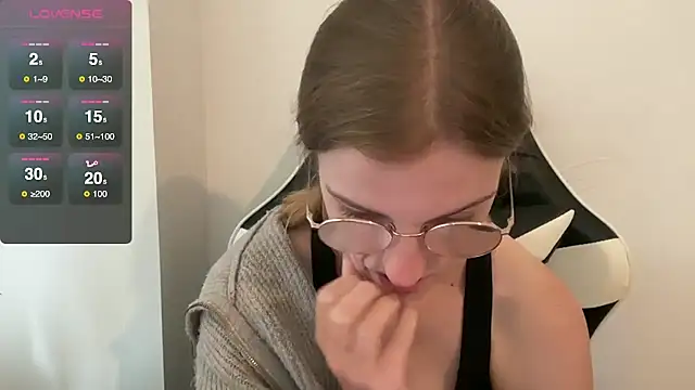 Snapshot of BustyKellyXXX chatting on 2, 10, 2025 BustyKellyXXX online show from 2, 10, 2025