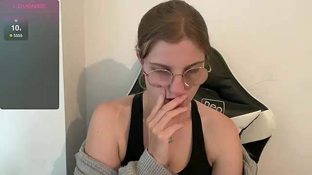 Snapshot of BustyKellyXXX chatting on 3, 10, 2025 BustyKellyXXX online show from 3, 10, 2025