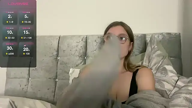 Snapshot of BustyKellyXXX chatting on 12, 10, 2025 BustyKellyXXX online show from 12, 10, 2025