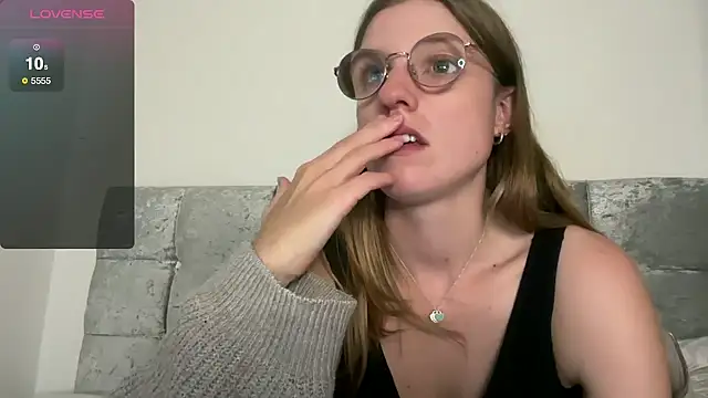 Snapshot of BustyKellyXXX chatting on 25, 10, 2025 BustyKellyXXX online show from 25, 10, 2025