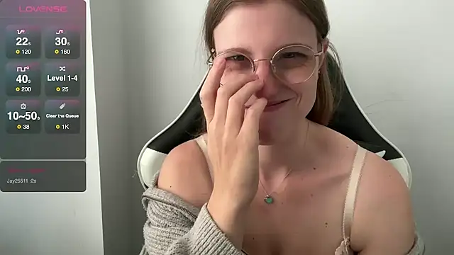 Snapshot of BustyKellyXXX chatting on 27, 10, 2025 BustyKellyXXX online show from 27, 10, 2025