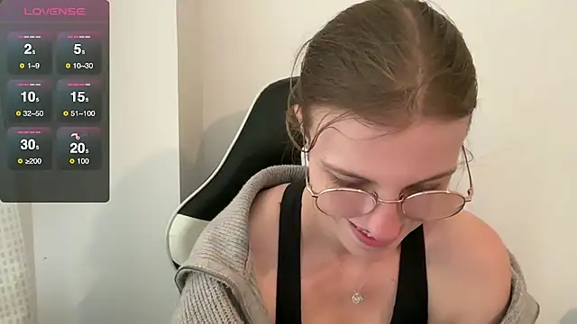 Snapshot of BustyKellyXXX chatting on 6, 11, 2025 BustyKellyXXX online show from 6, 11, 2025