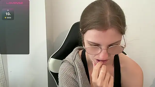 Snapshot of BustyKellyXXX chatting on 13, 11, 2025 BustyKellyXXX online show from 13, 11, 2025