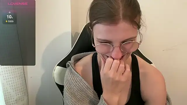 Snapshot of BustyKellyXXX chatting on 14, 11, 2025 BustyKellyXXX online show from 14, 11, 2025