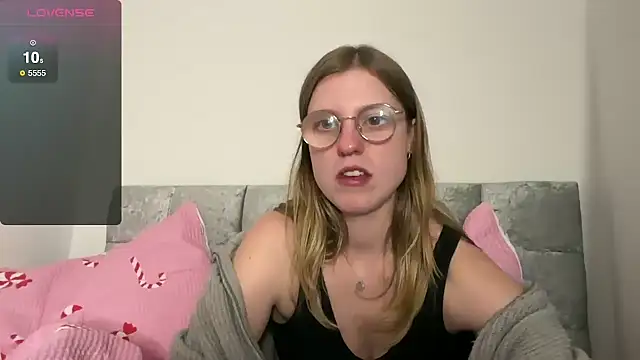 Snapshot of BustyKellyXXX chatting on 23, 11, 2025 BustyKellyXXX online show from 23, 11, 2025