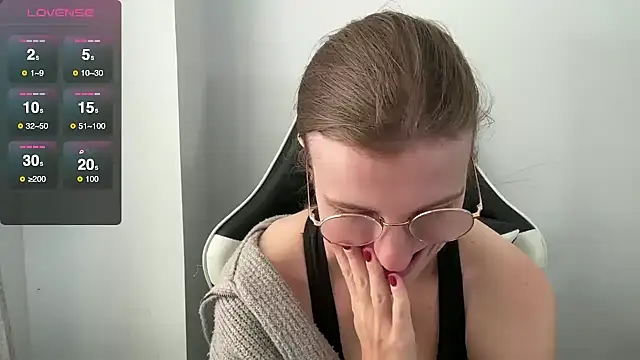 Snapshot of BustyKellyXXX chatting on 25, 11, 2025 BustyKellyXXX online show from 25, 11, 2025