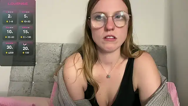 Snapshot of BustyKellyXXX chatting on 30, 11, 2025 BustyKellyXXX online show from 30, 11, 2025