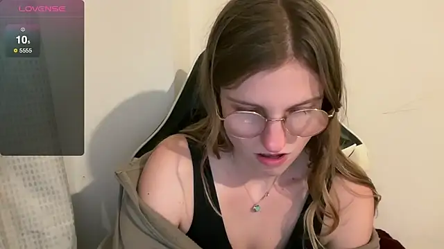 BustyKellyXXX online show from 22, 12, 2025