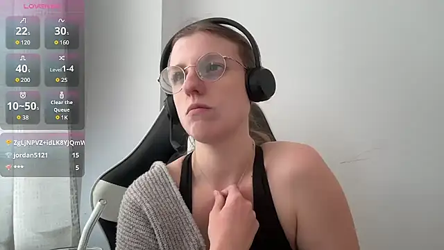 BustyKellyXXX online show from 3, 4, 2026